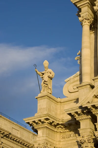Statua di San Marziano sulla Cattedrale di Siracusa — Foto Stock