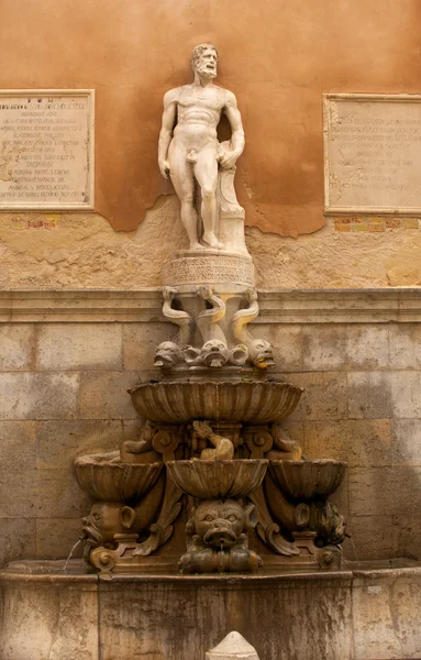View of Fountain of Saturn, Trapani — Stock Photo, Image