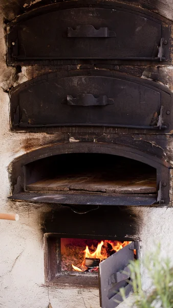 薪のオーブン — ストック写真