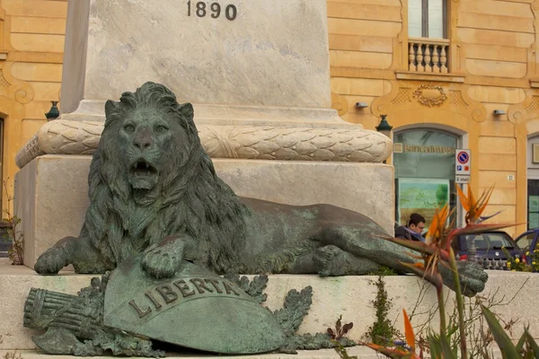Χάλκινο λιοντάρι, trapani — Φωτογραφία Αρχείου