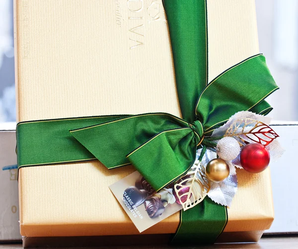 Paquete de regalo para Navidad —  Fotos de Stock