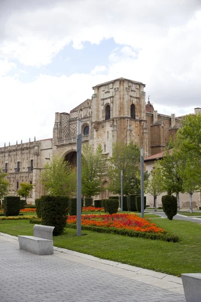 The Convent of San Marcos in León — Stockfoto