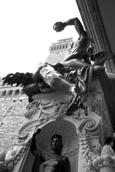 Perseus pomník ve Florencii — Stock fotografie