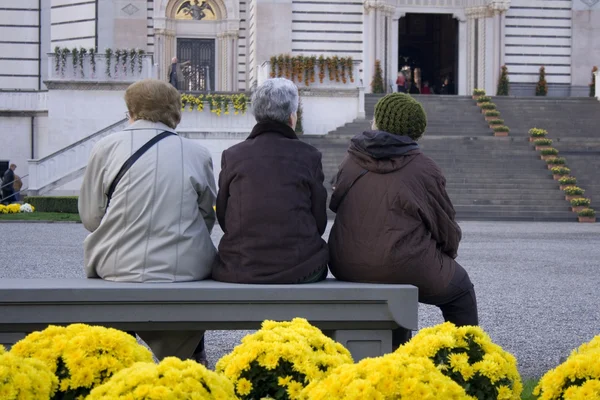 Elder women sitting on bench — Stock Photo, Image