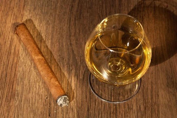 Whisky en sigaren — Stockfoto