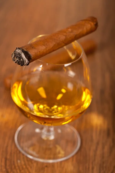 Whisky and cigars — Stock Photo, Image