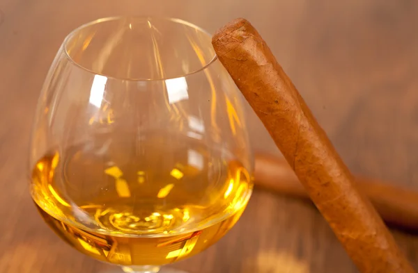 Whisky und Zigarren — Stockfoto