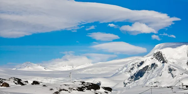 Beautiful snow-capped mountains Royalty Free Stock Images