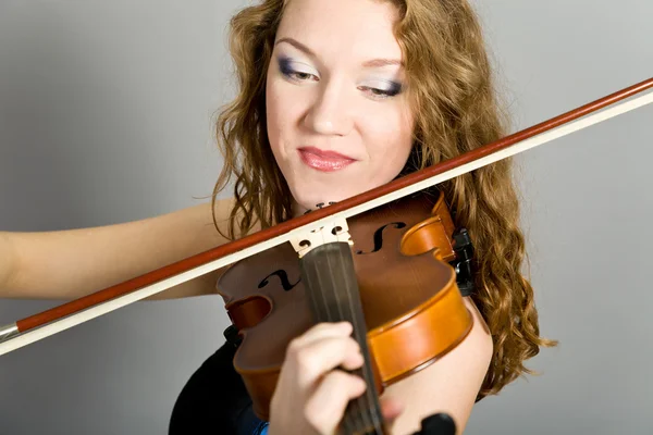 Dívka s houslemi — Stock fotografie