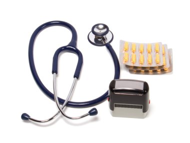 steteskop, tabletler ve doktor yalıtılmış üzerinde beyaz backgrou mühür