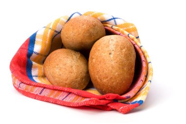 taze sıcak rulo üzerinde beyaz zemin üzerine izole mutfak havlusu