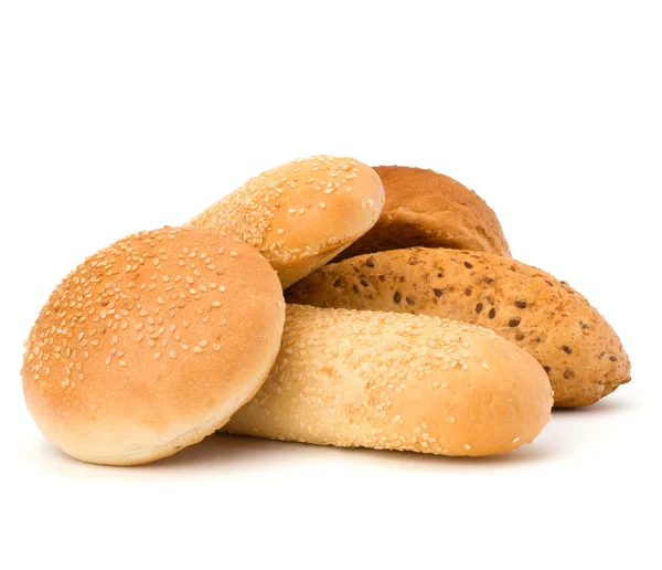 Pão loafs e pães variedade isolada no fundo branco — Fotografia de Stock