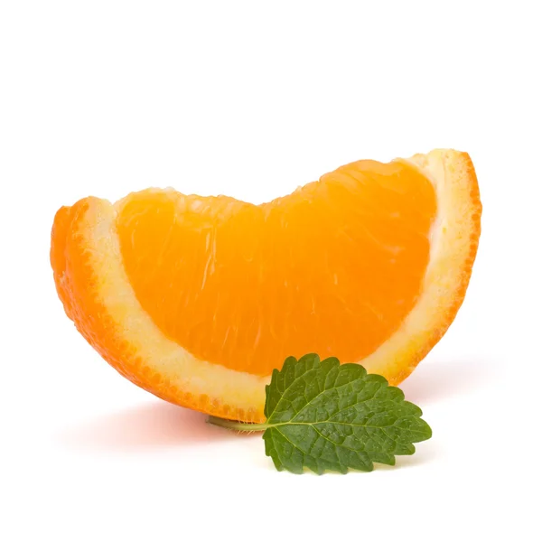 Narancssárga gyümölcs szegmens és citron mentalevél — Stock Fotó
