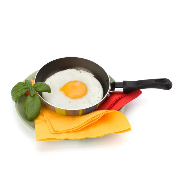 在锅上煎的鸡蛋 — 图库照片