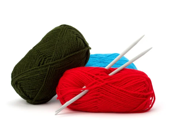 Fil de laine et aiguille à tricoter. Accessoires pour aiguilles . — Photo