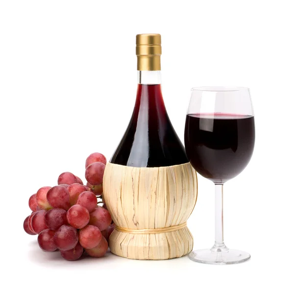 Gobelet plein verre de vin rouge, bouteille et raisins — Photo