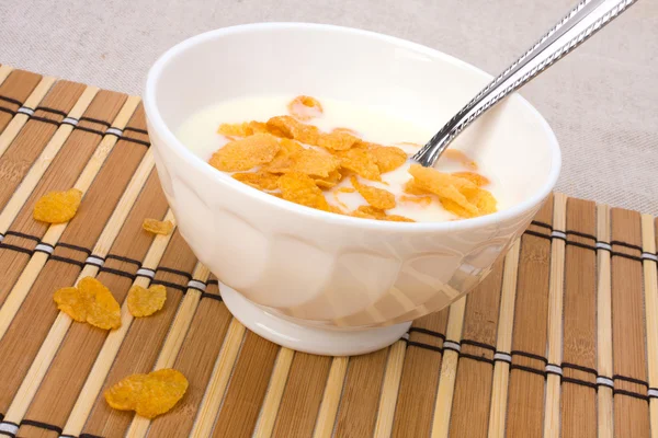 Gesundes Frühstück. Schüssel mit Cornflakes. — Stockfoto