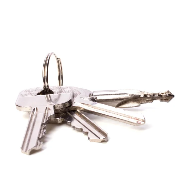Gruppo di chiavi isolato su sfondo bianco — Foto Stock