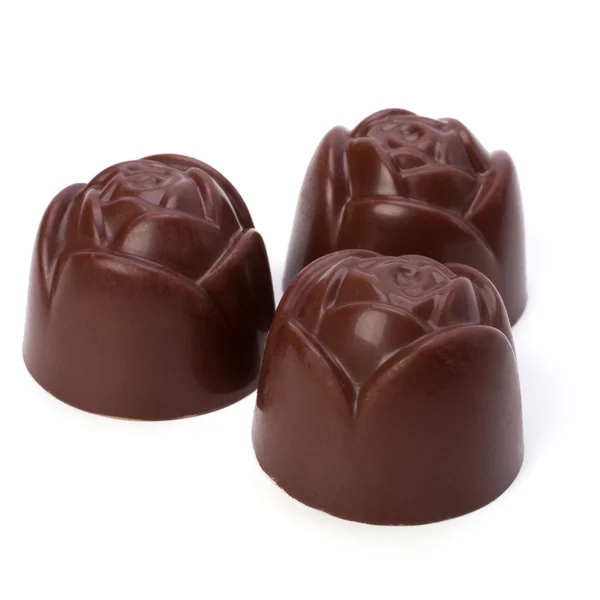 Schokoladenpralinen isoliert auf weißem Hintergrund — Stockfoto