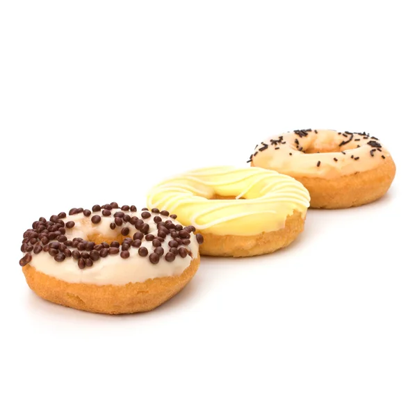白い背景上に分離されておいしいドーナツ — ストック写真