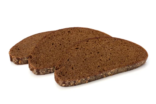흰 배경에 분리되어 있는 호밀 빵 — 스톡 사진