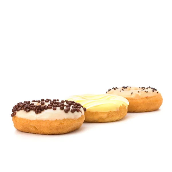 白い背景上に分離されておいしいドーナツ — ストック写真