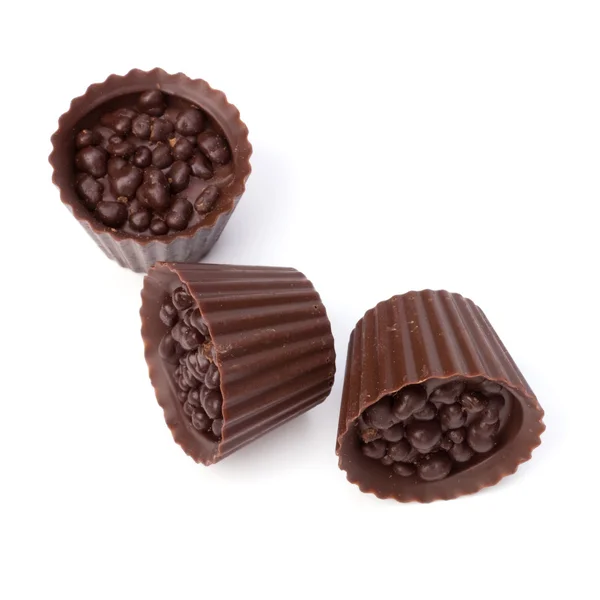 Čokoládové pralinky izolované na bílém pozadí — Stock fotografie