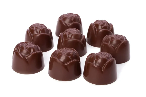 Praliny czekoladowe izolowane na białym tle — Zdjęcie stockowe