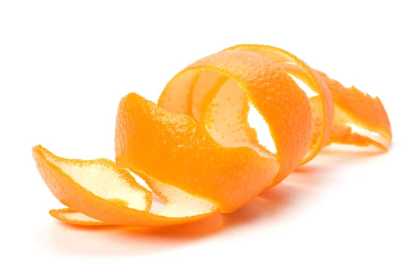 Cáscara espiral naranja aislada en blanco — Foto de Stock