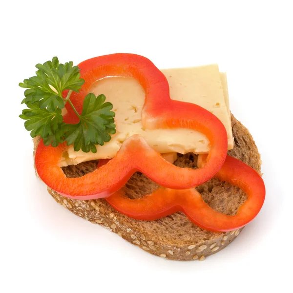 用蔬菜打开健康三明治 — 图库照片