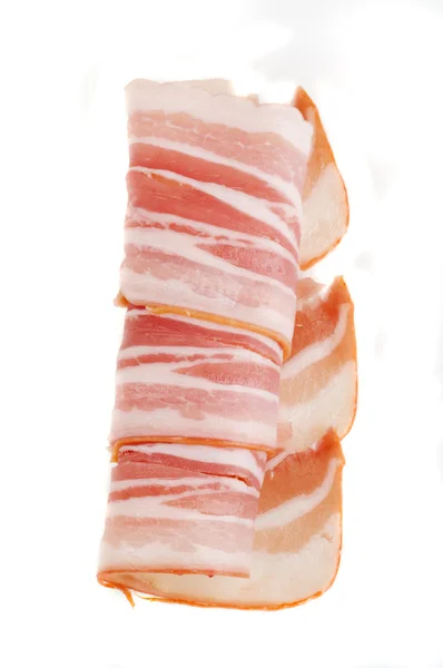 白い背景の上に分離された肉ベーコン食品 — ストック写真