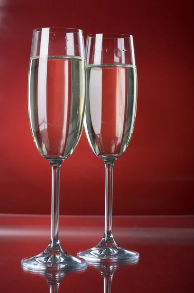Két pezsgő wineglasses — Stock Fotó