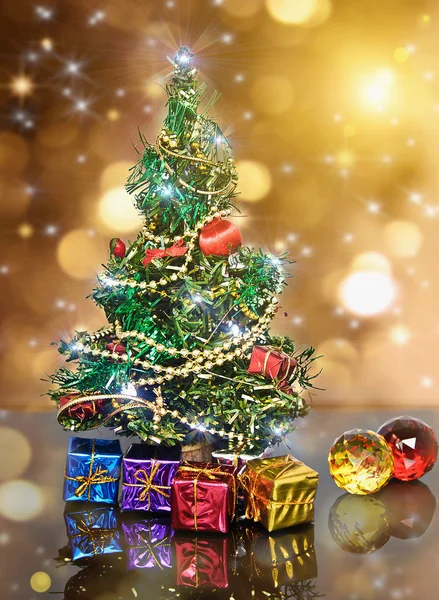 Árbol de abeto de Navidad decorado —  Fotos de Stock