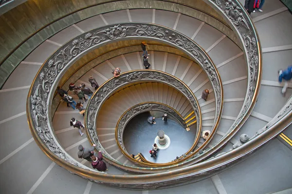 Velhas escadas em espiral — Fotografia de Stock
