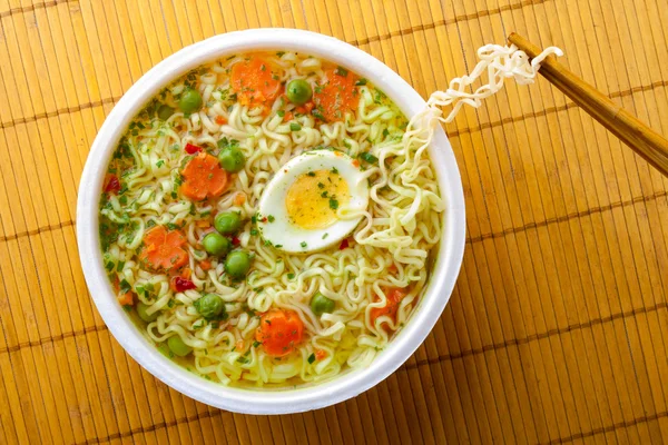 Cup of instant noodles — Stock Photo, Image
