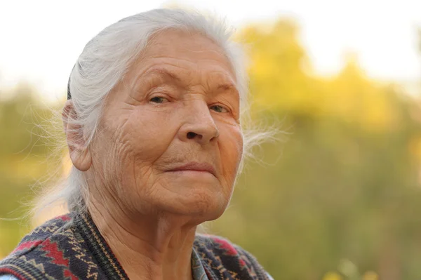 高齢者の女性の肖像画 — ストック写真