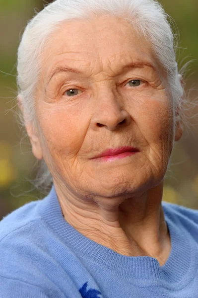 Retrato de la anciana — Foto de Stock