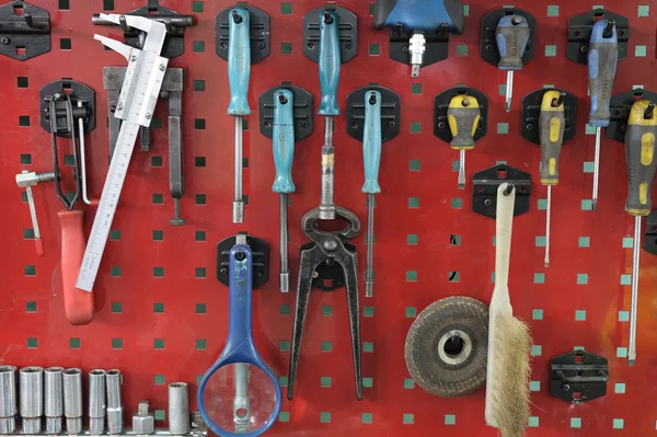 Conjunto de la herramienta de trabajo en el stand — Foto de Stock