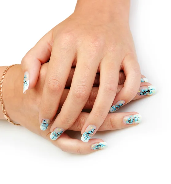 Kobiece ręce z manicure z bliska. rysunek oddziału z bl — Zdjęcie stockowe