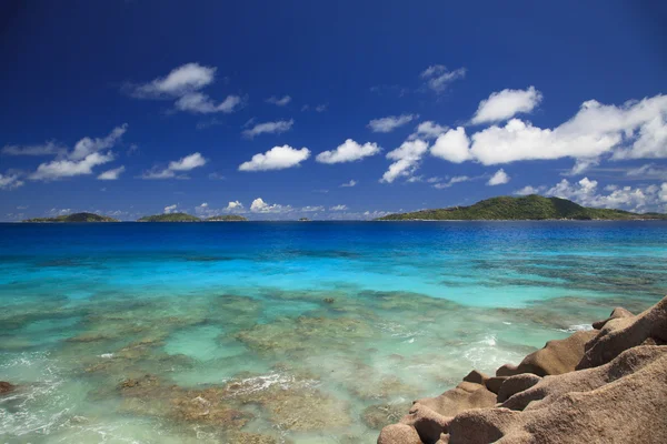Olha para o maravilhoso mar das Caraíbas. — Fotografia de Stock