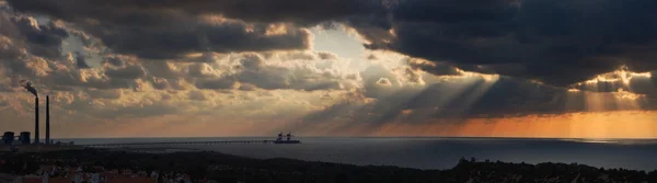 Панорама заката на Средиземном море . — стоковое фото