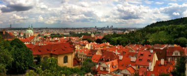 Prag panoramik manzarası havadan görünümü.