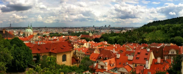 Панорамный вид на Прагу с воздуха . — стоковое фото