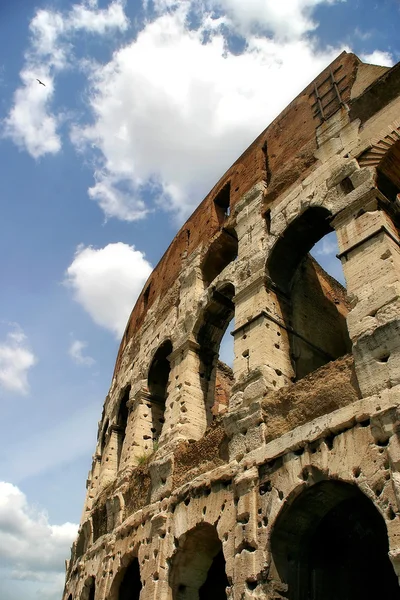 Fragmento do Coliseu em Roma, Itália . — Fotografia de Stock