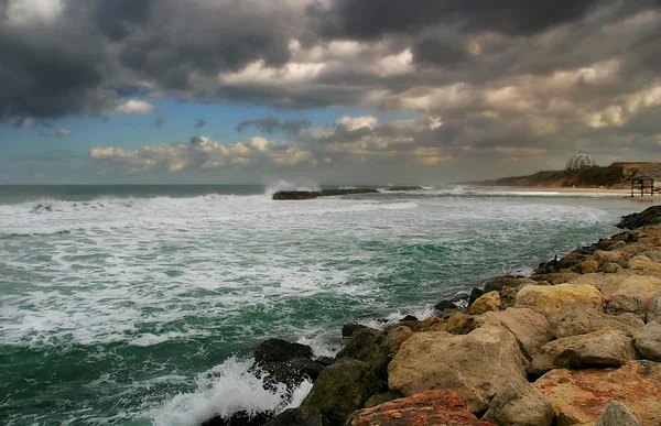 Stormachtige Middellandse Zee. — Stockfoto