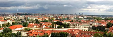 Prag panoramik manzarası havadan görünümü.