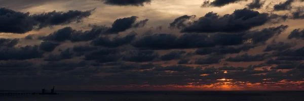 Pôr do sol no mar Mediterrâneo . — Fotografia de Stock