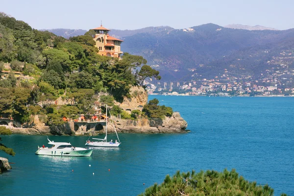Widok na małe miejscowości portofino, Włochy. — Zdjęcie stockowe