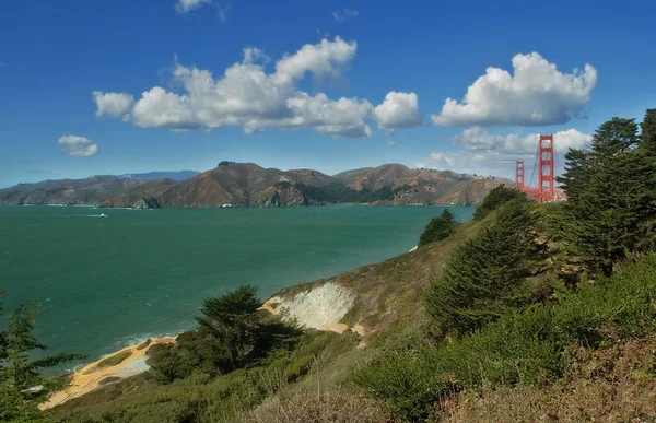 BSan Francisco bay and Golden Gate Bridge. — Stock Photo, Image