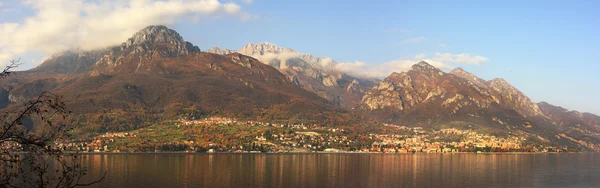 Lago Como vista panorâmica . — Fotografia de Stock